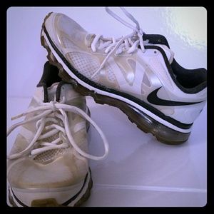 Nike - Airmax running shoes